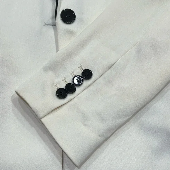 Express - White Satin Effect Tuxedo Blazer - Size 10 - Picture 4 of 11